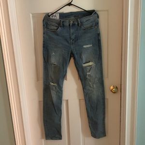 H&M. Men’s jeans. Size 32w x 34L.